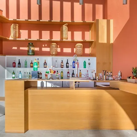 酒店 巴瑟罗蒙蒂卡斯提罗高尔夫酒店